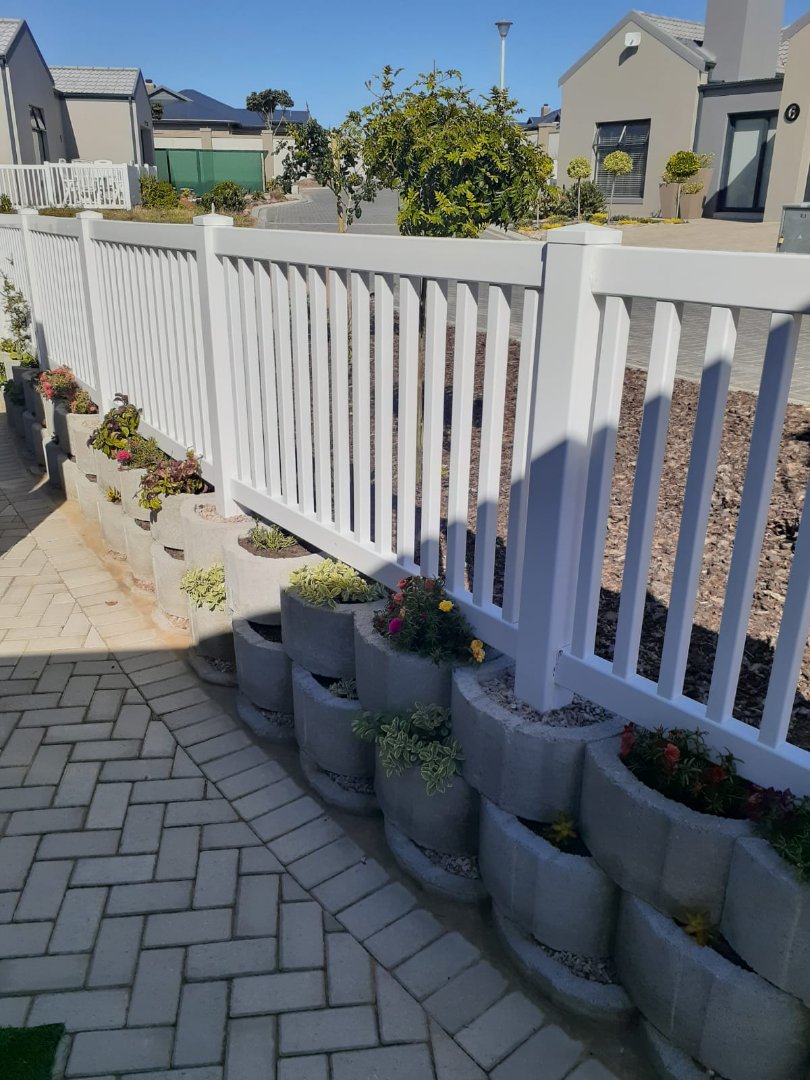 To Let 2 Bedroom Property for Rent in Reebok Western Cape